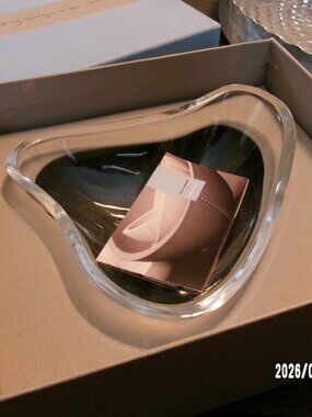 Wedgwood X Kelly Hoppen EXC SIGNED SOFT CLEAR Asymetrical Wave Style Bowl In Box